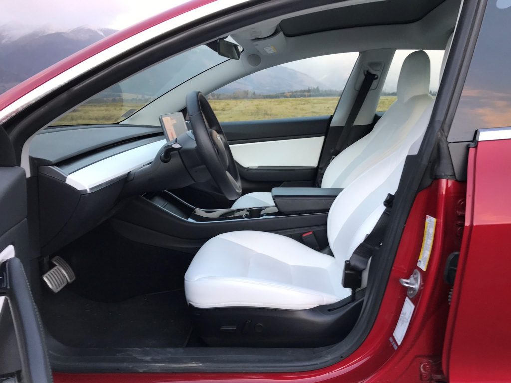 2021 Tesla Model 3 Performance test recenzia skúsenosti interiér