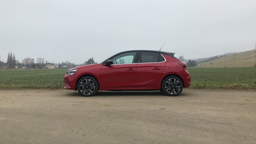 2020 Opel Corsa-E Elegance test recenzia skúsenosti