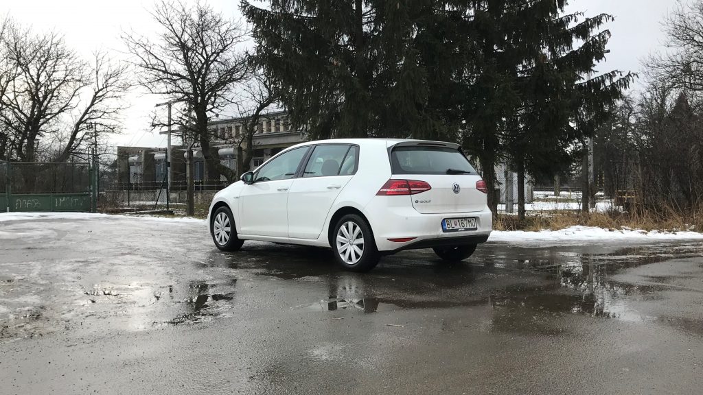 2015 Volkswagen e-Golf 1. generácie test jazdenky recenzia skúsenosti