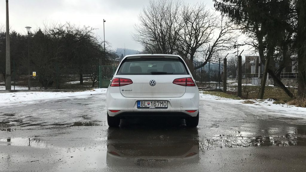 2015 Volkswagen e-Golf 1. generácie test jazdenky recenzia skúsenosti