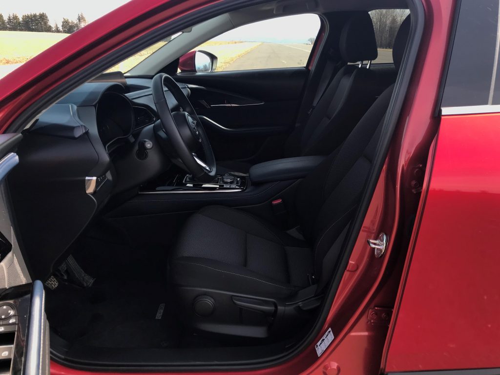 2021 Mazda CX-30 2.0 Skyactiv G150 Plus test recenzia skúsenosti interiér