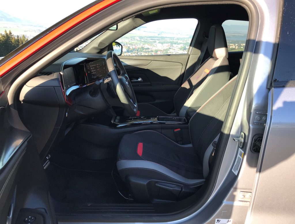 2021 Opel Mokka 1.2 Turbo test recenzia skúsenosti interiér