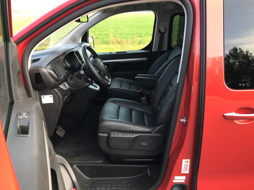 2021 Opel Zafira-e Life 75 kWh test recenzia skúsenosti dojazd interiér