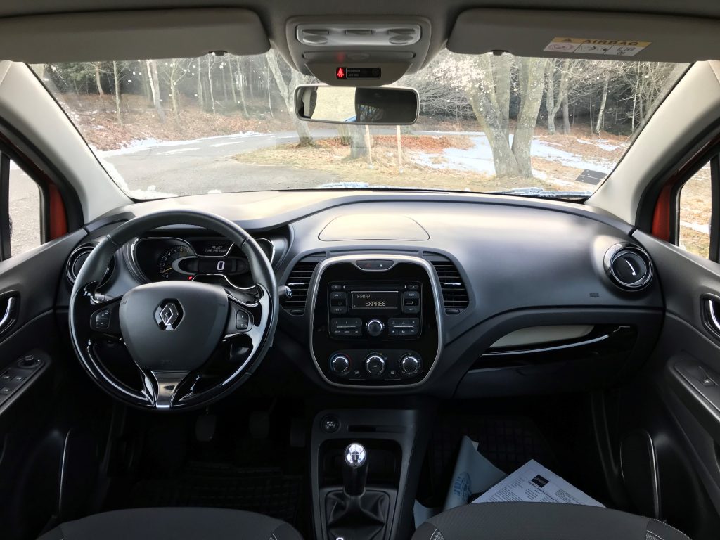 2015 Renault Captur 0,9 TCe test recenzia skúsenosti interiér