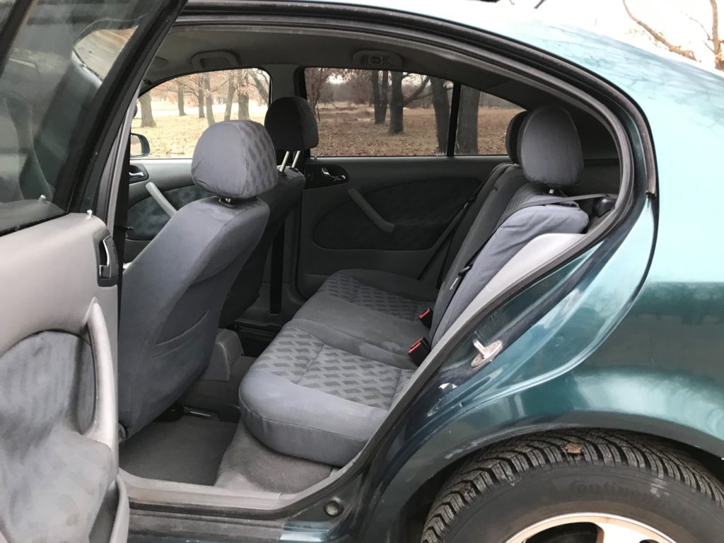 1996 Škoda Octavia 1.8T 1. gen. test recenzia skúsenosti interiér