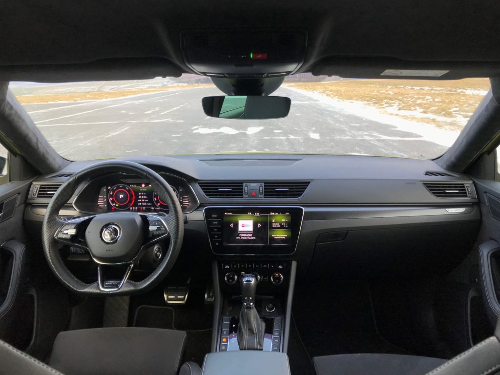 2021 Škoda Superb Sportline 2.0 TDI 4x4 DSG 3. gen. test recenzia skúsenosti interiér