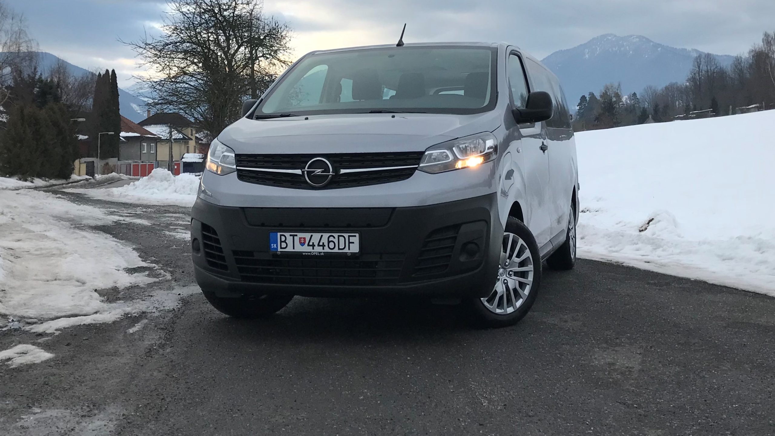 2022 Opel Vivaro-e Combi 50 kWh test recenzia skúsenosti