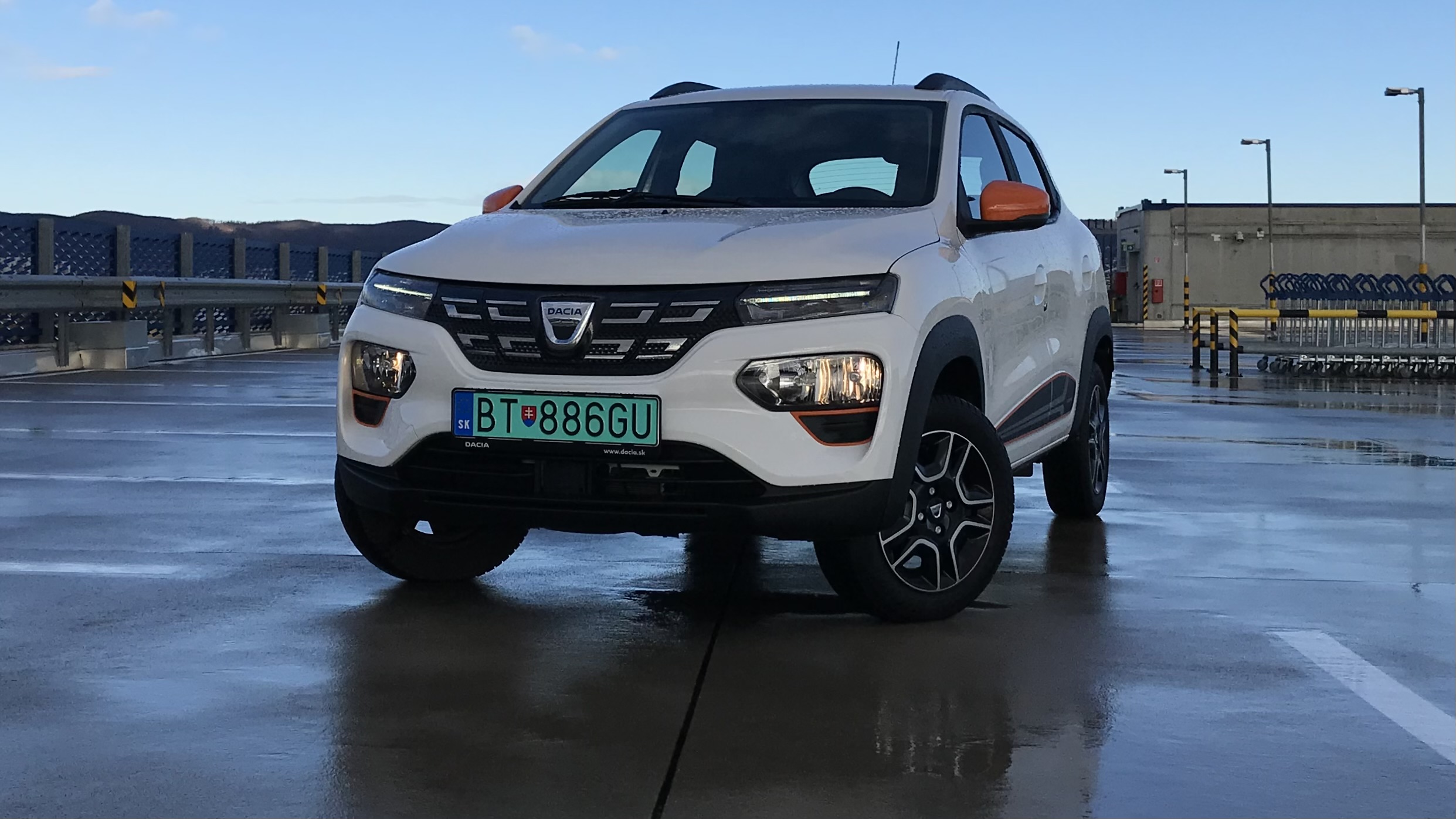 2022 Dacia Spring Comfort Plus test recenzia skúsenosti