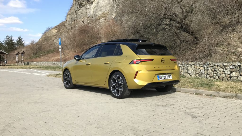 2022 Opel Astra L 1.6 plug-in hybrid test recenzia skúsenosti