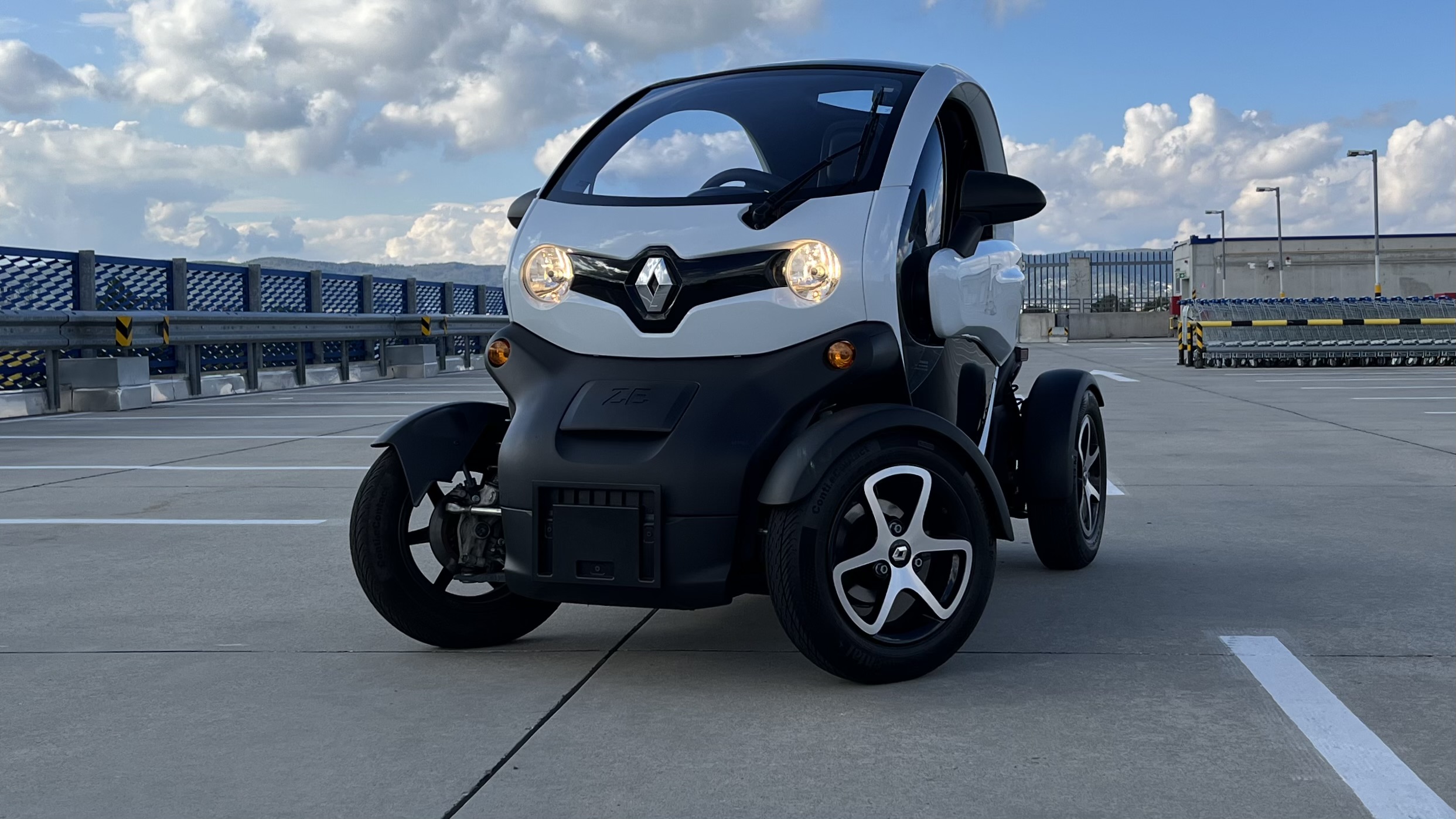 2022 Renault Twizy Urban 80 test recenzia skúsenosti