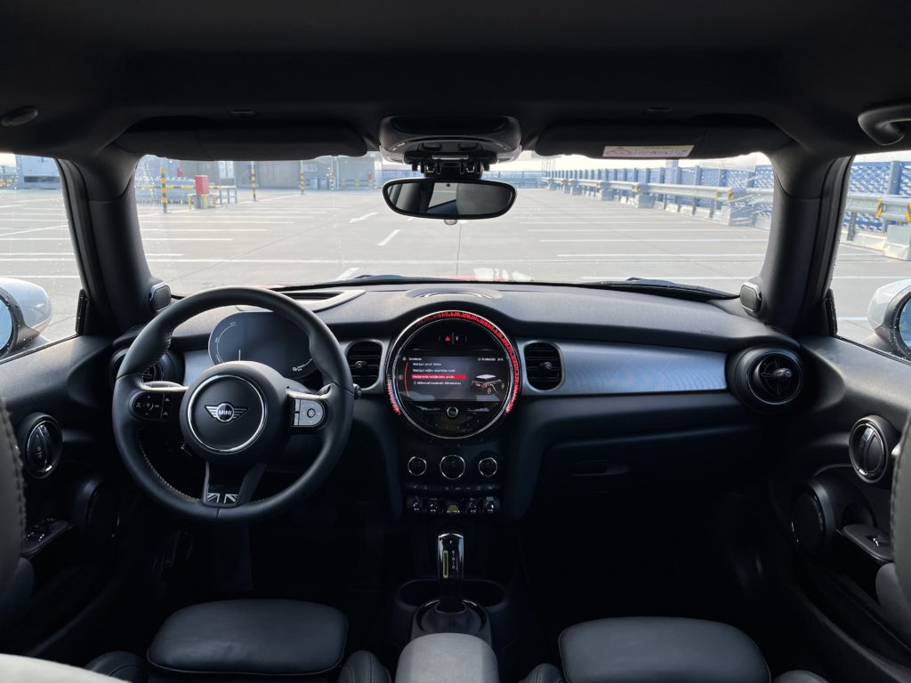 2022 Mini Cooper SE test recenzia skúsenosti interiér