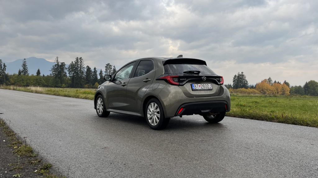 2022 Mazda 2 Hybrid test recenzia skúsenosti
