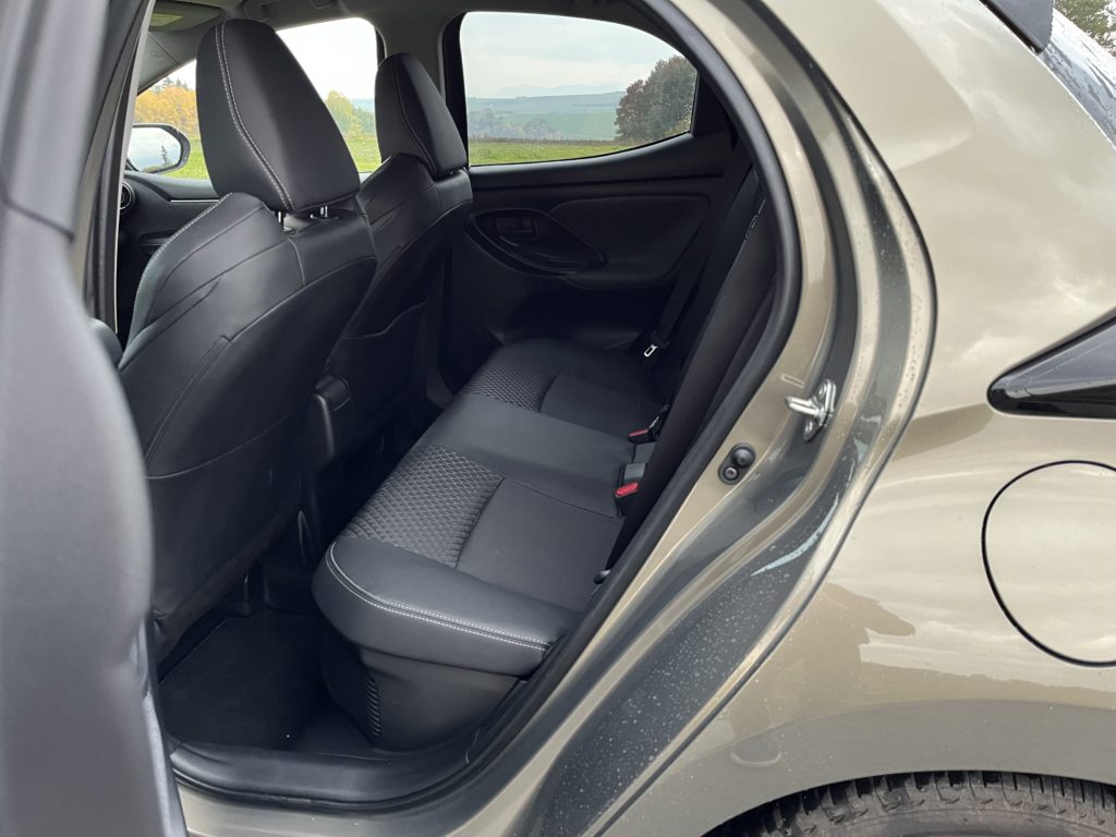 2022 Mazda 2 Hybrid test recenzia skúsenosti interiér