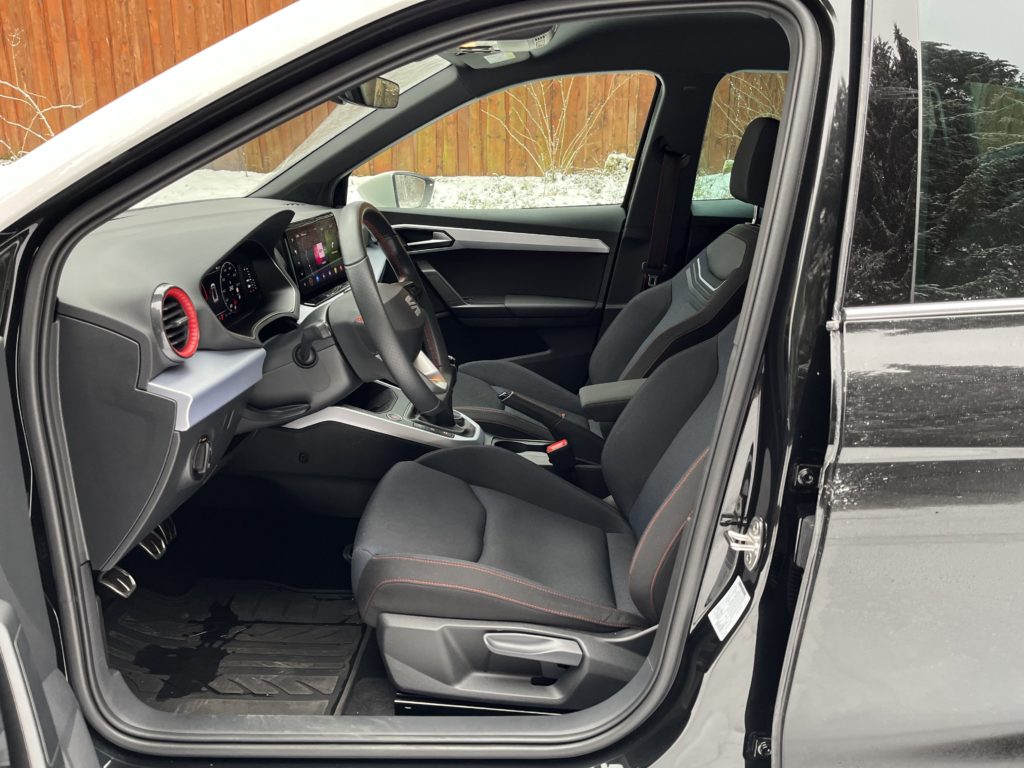 2022 Seat Arona 1.0 TSI FR test recenzia skúsenosti interiér