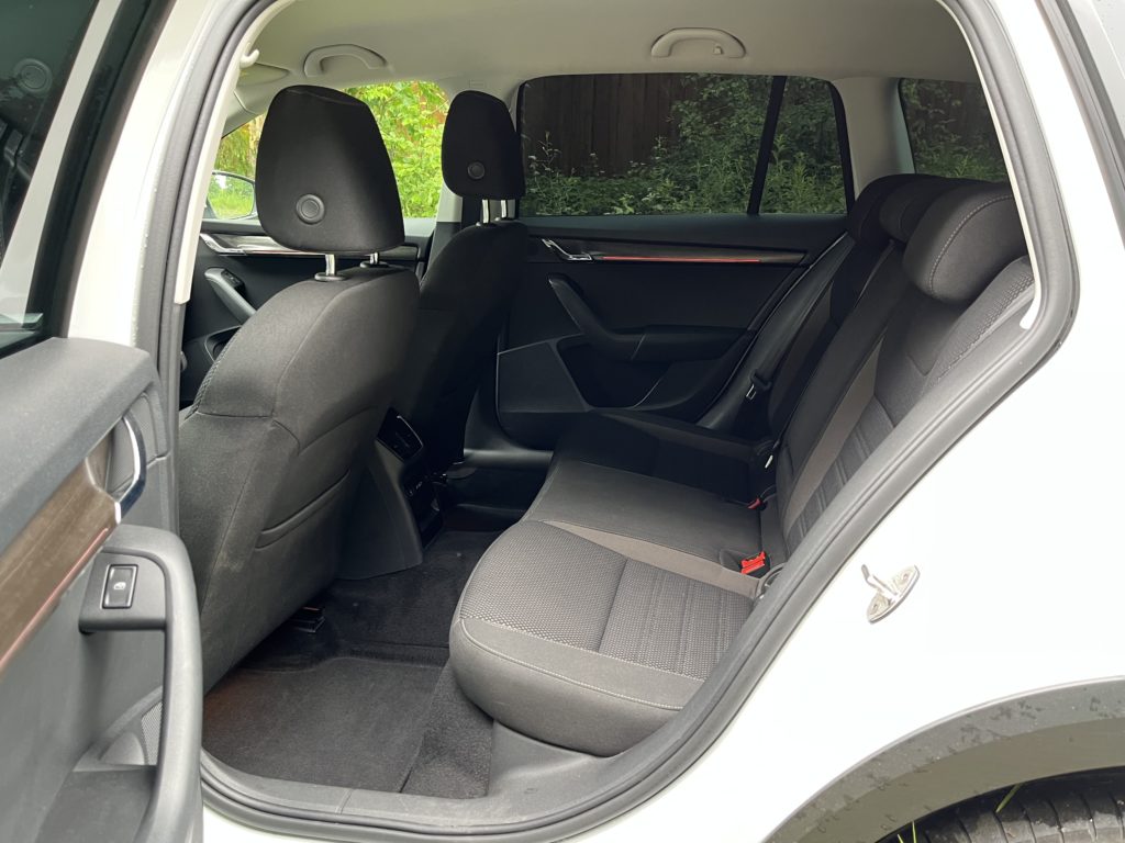 2020 Škoda Octavia Scout 2.0 TDI test recenzia skúsenosti interiér