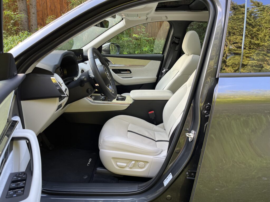 2023 Mazda CX-60 3,3 diesel E-Skyactiv D test recenzia skúsenosti interiér