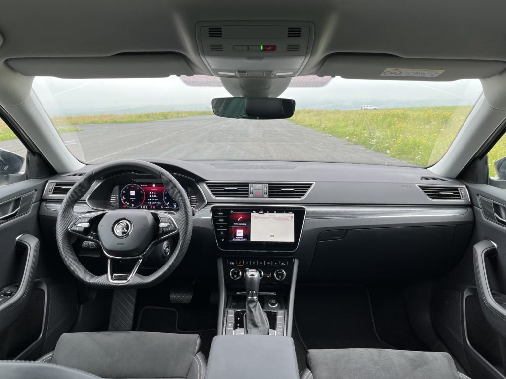 2023 Škoda Superb 2.0 TSI 4x4 3. gen 280k test recenzia skúsenosti interiér