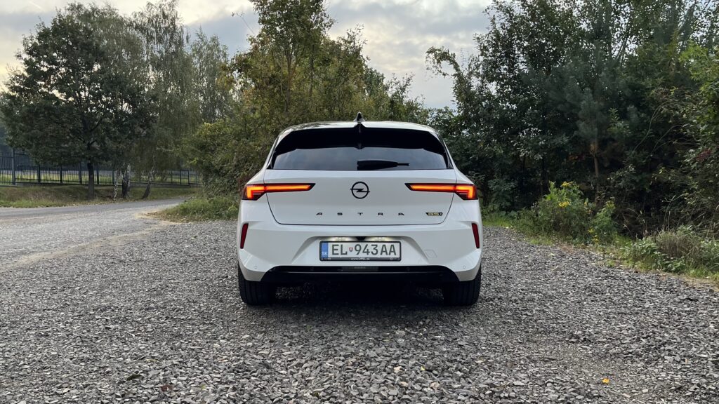 2023 Opel Astra GSe 1.6 turbo test recenzia skúsenosti