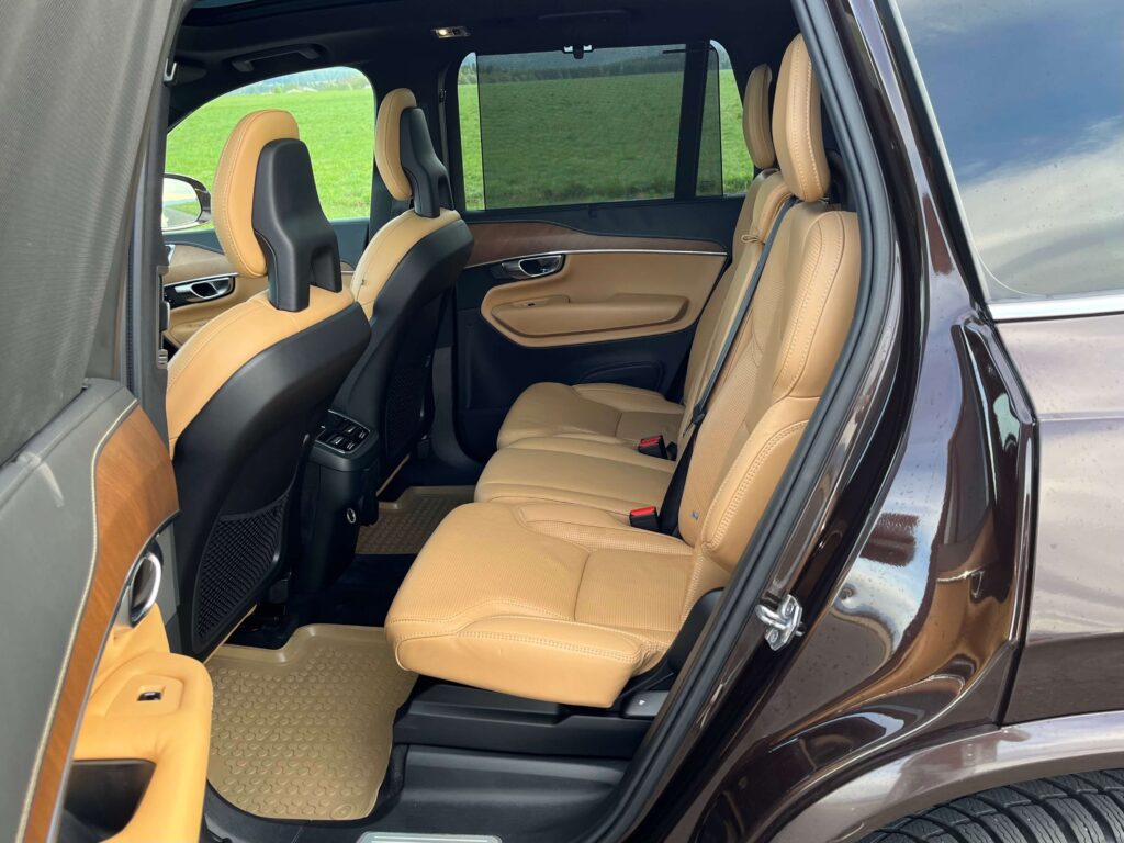 2018 Volvo XC90 D5 test recenzia skúsenosti interiér