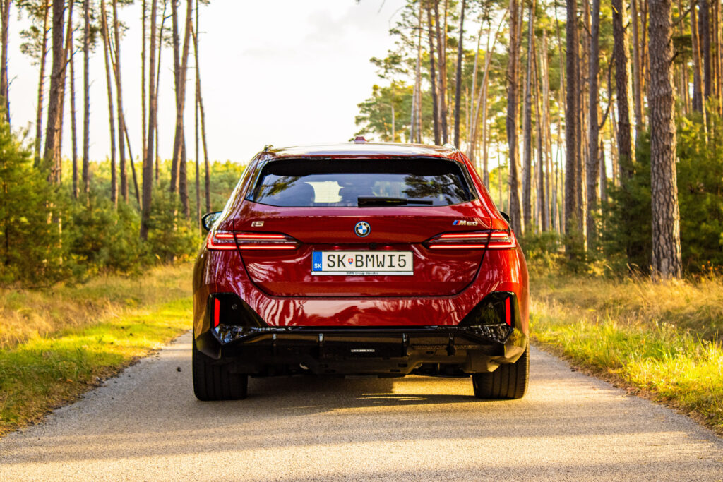 2024 BMW i5 M60 xDrive Touring test recenzia skúsenosti