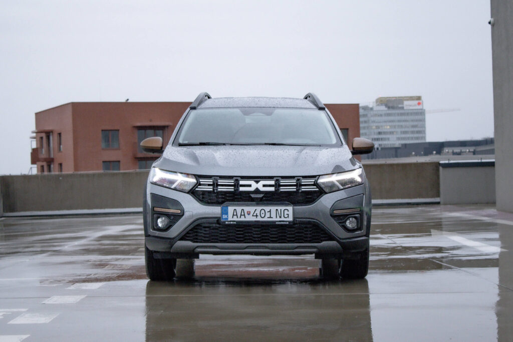 2024 Dacia Jogger Hybrid 140 test recenzia skúsenosti