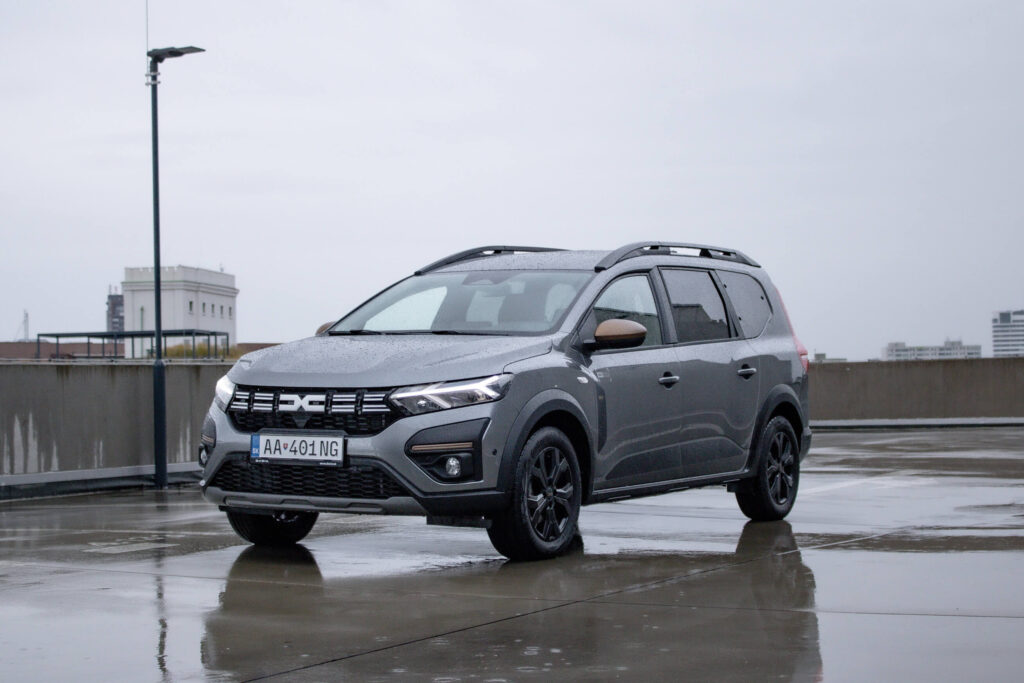 2024 Dacia Jogger Hybrid 140 test recenzia skúsenosti