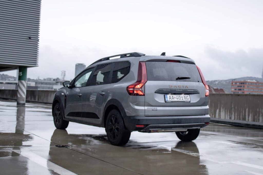 2024 Dacia Jogger Hybrid 140 test recenzia skúsenosti