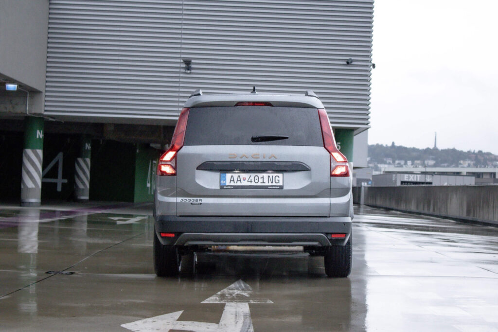 2024 Dacia Jogger Hybrid 140 test recenzia skúsenosti