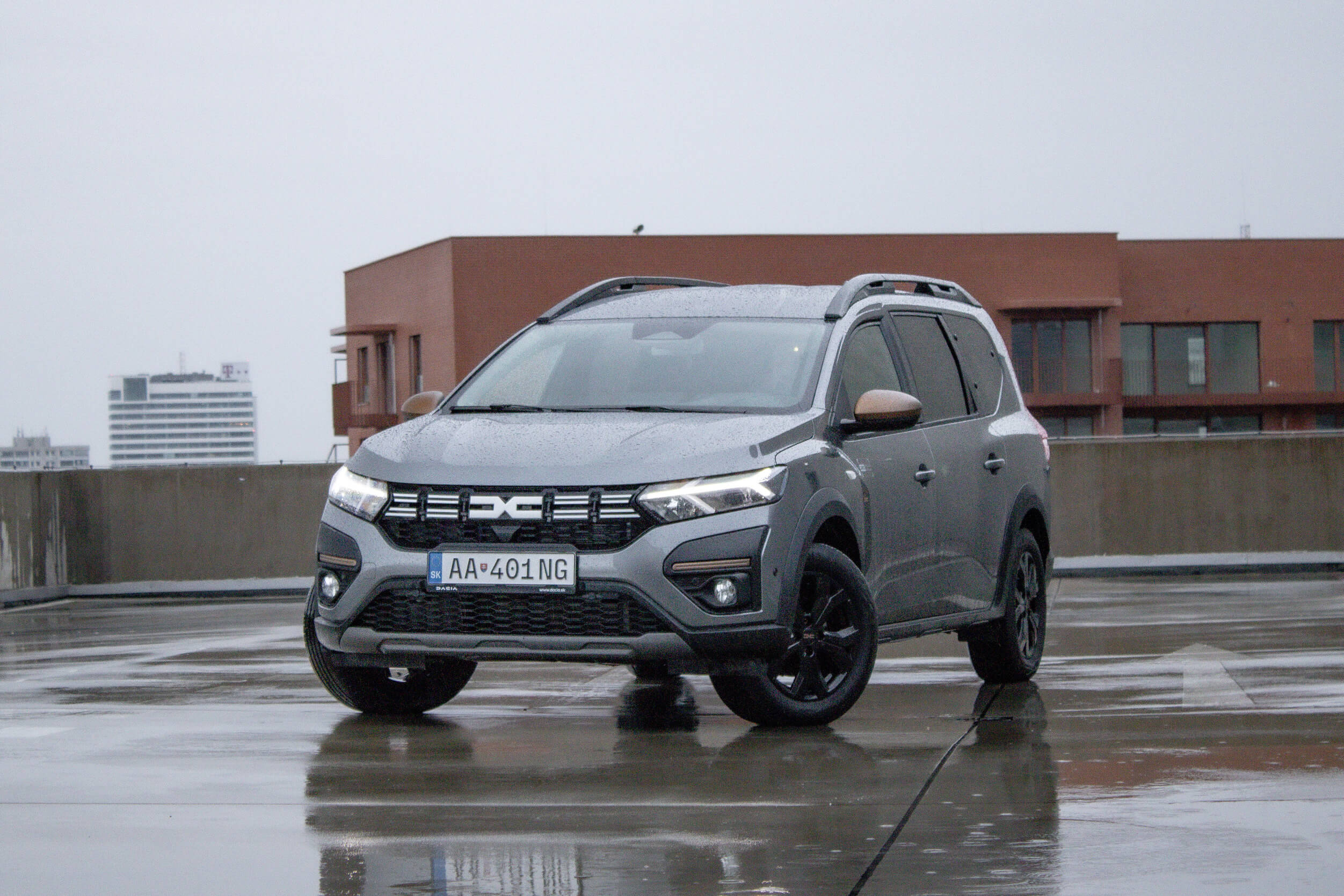 2024 Dacia Jogger Hybrid 140 test recenzia skúsenosti