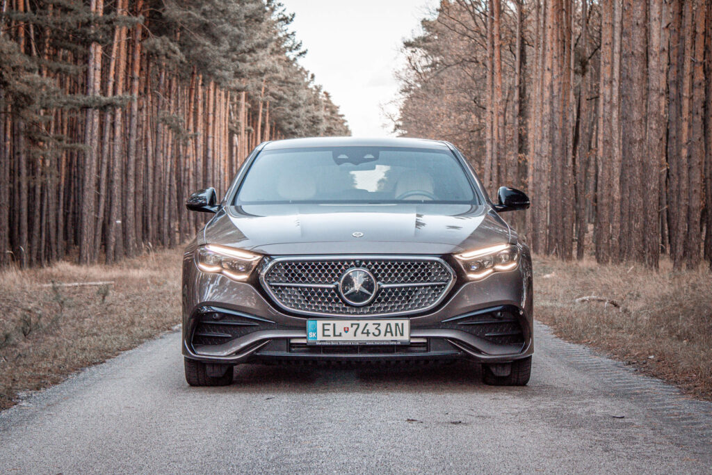 2024 Mercedes E 300 de test recenzia skúsenosti