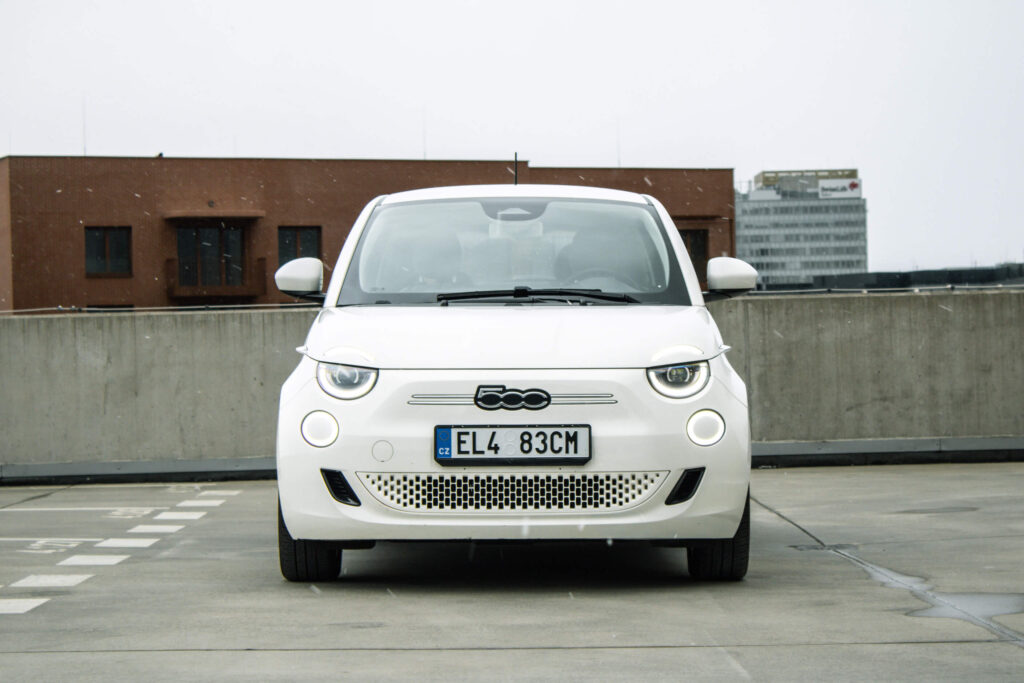 2021 Fiat 500e test recenzia skúsenosti