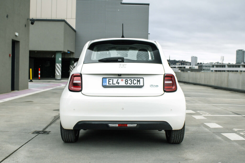 2021 Fiat 500e test recenzia skúsenosti