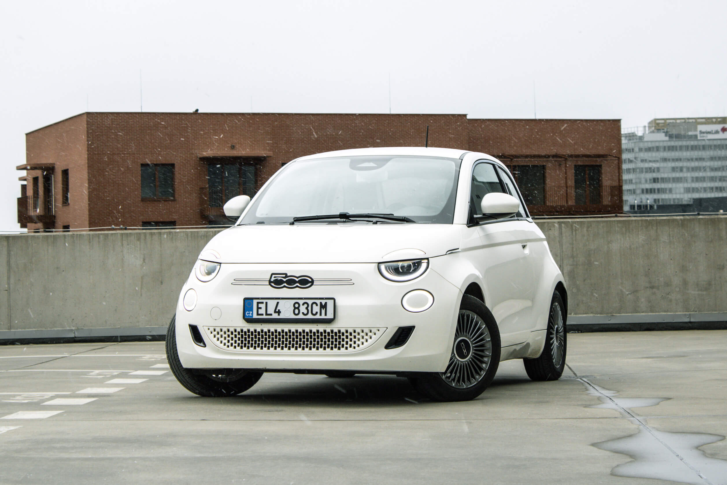 2021 Fiat 500e test recenzia skúsenosti