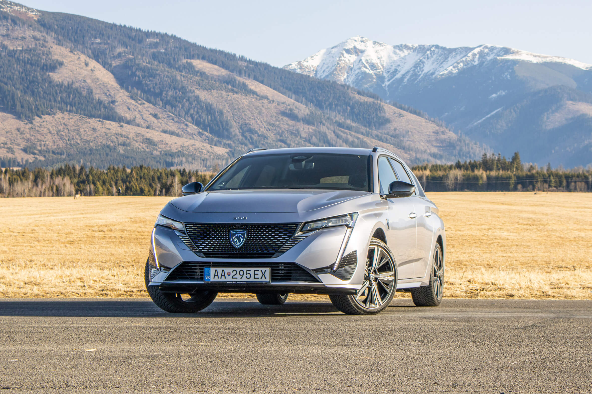 2025 Peugeot 308 SW 1.2 Hybrid test recenzia skúsenosti