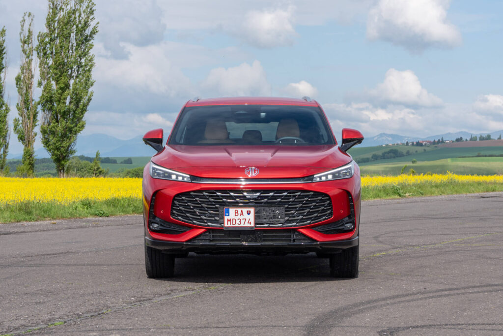 2025 MG HS plug-in hybrid test recenzia skúsenosti