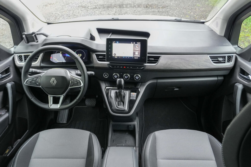 2025 Renault Kangoo 130 TCe EDC test recenzia skúsenosti interiér